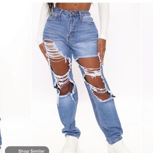 Fashion Nova ripped boyfriend jeans size 9